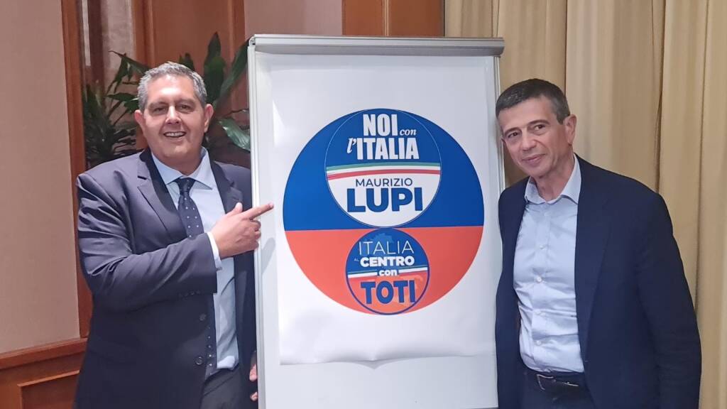 Elezioni 2022: Toti presenta la lista dei Moderati