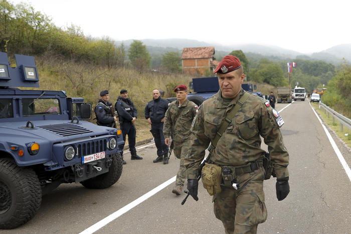 Kosovo Serbs protest against government&#8217;s entry ban on Serbian-registered vehicles
