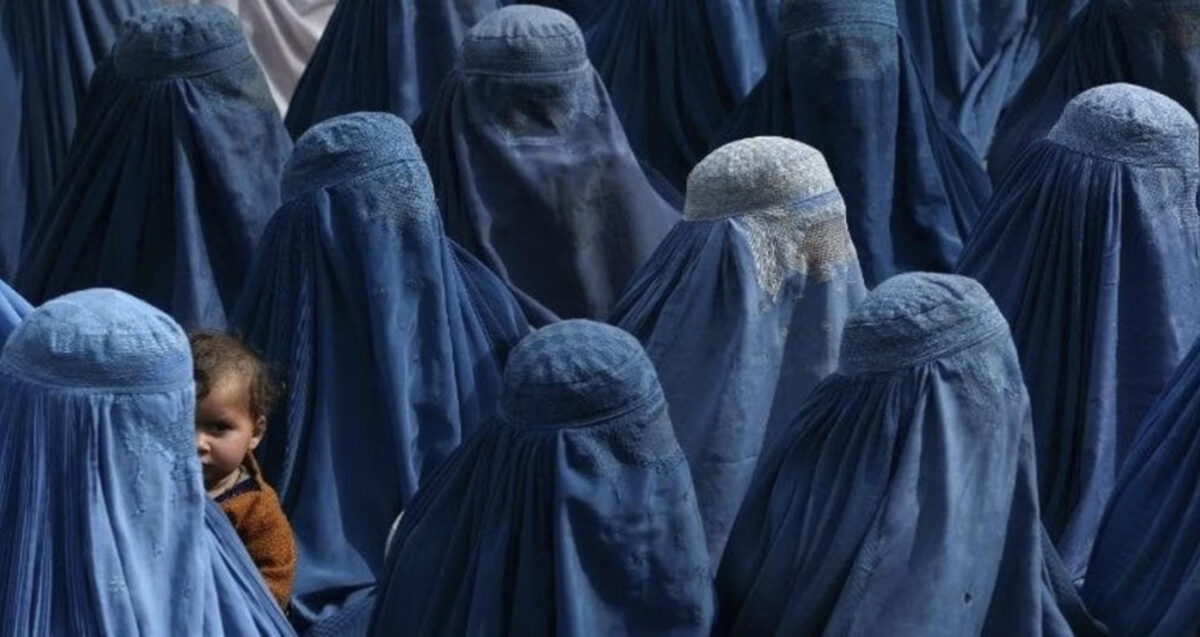 Afghanistan: i talebani vietano l’università alle donne