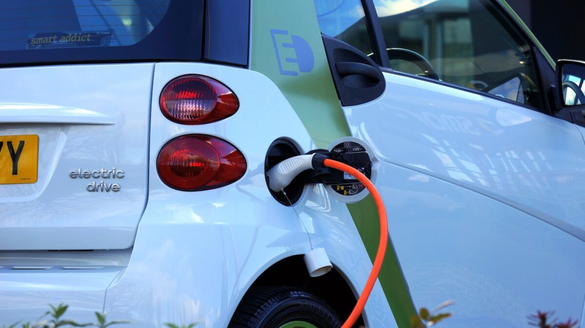 Bonus retrofit: guida all’agevolazione per le auto elettriche