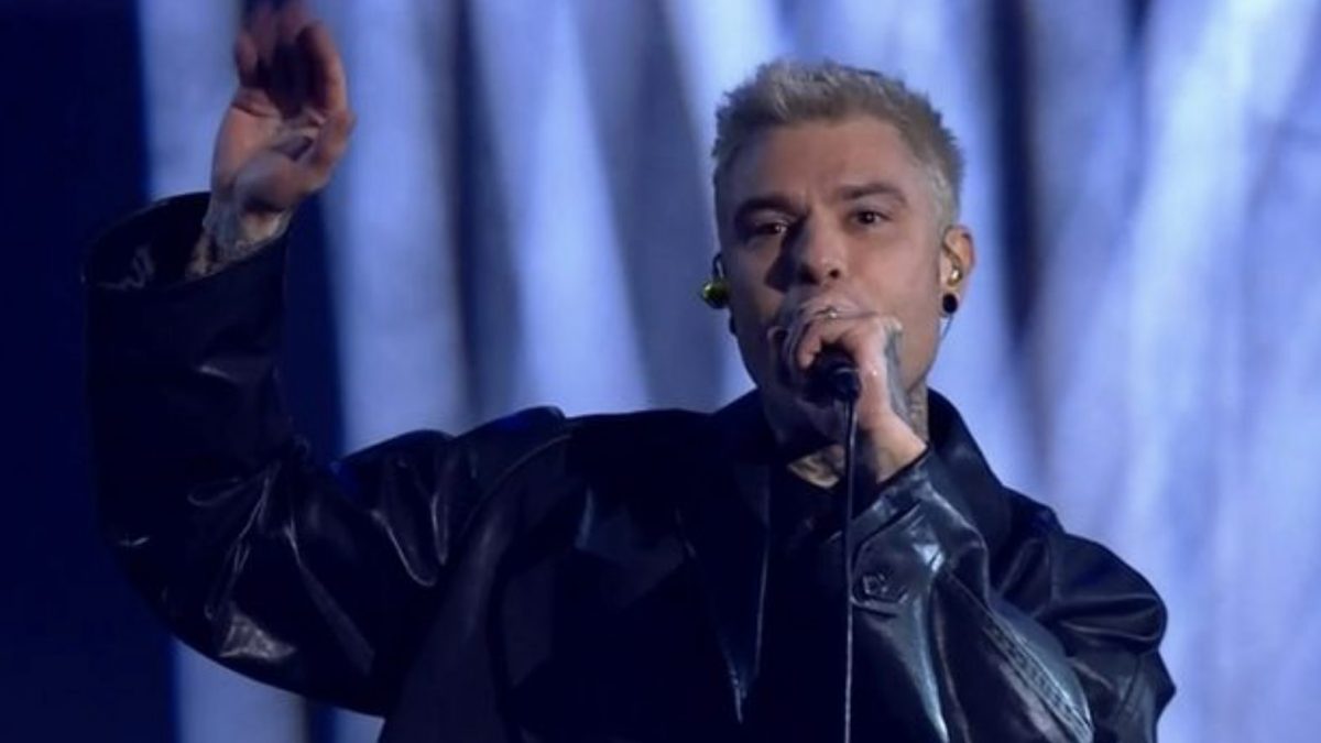 Sanremo, Fedez scatenato: Gianluca Vialli, politici nazisti e massacra Bignami